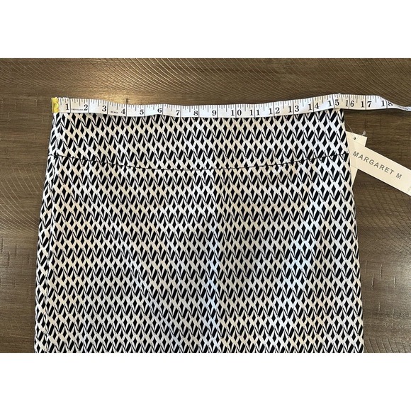 NWT Margaret M Christiana Pencil Skirt Black White Geometric Print Size Large - Picture 4 of 10